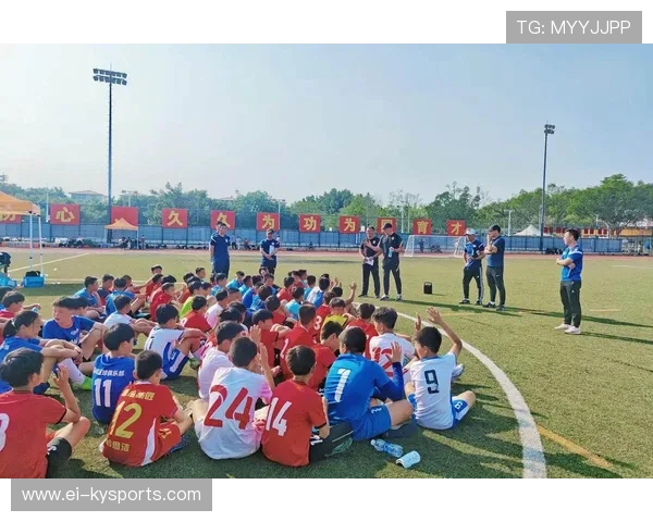足球学院完善青训守门员的年龄段训练与评估标准，中国足协青训大纲守门员